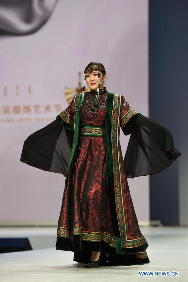 CHINA-INNER MONGOLIA-HOHHOT-COSTUME FESTIVAL (CN)