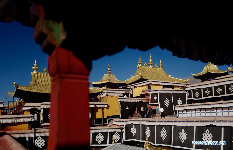 (InTibet)CHINA-LHASA-POTALA PALACE-GOLDEN TOPS-RENOVATION (CN)