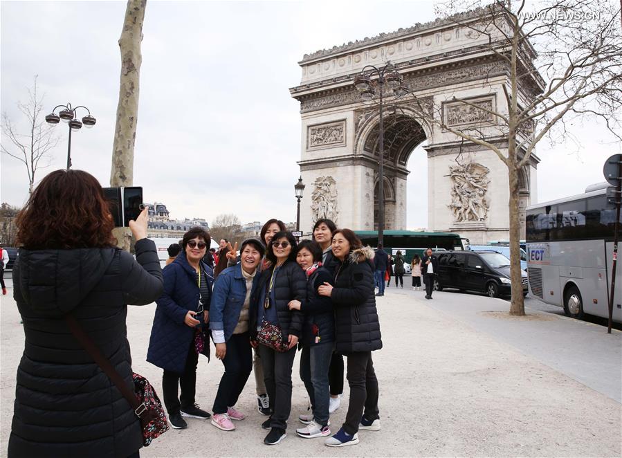 Xinhua Headlines: Europe poised to receive more Chinese tourists