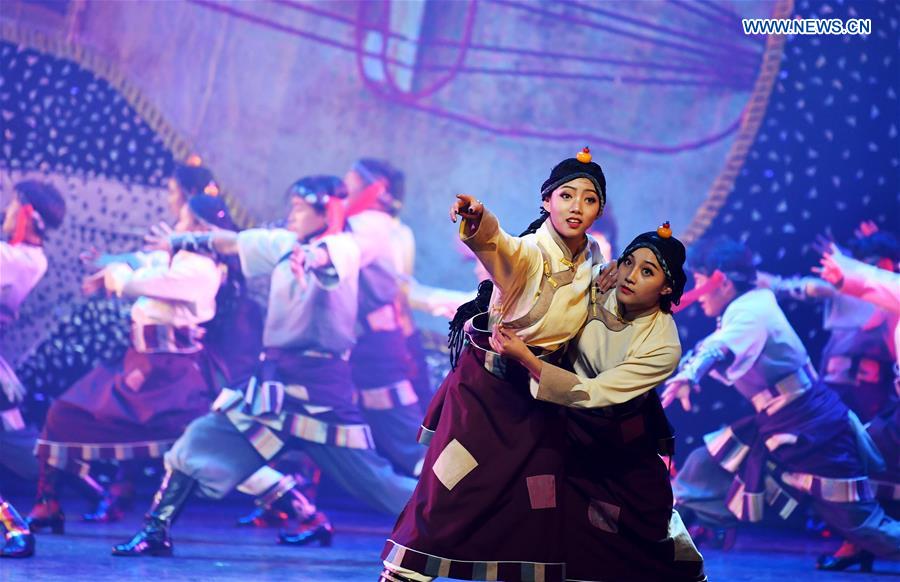 CHINA-GANSU-GANNAN-DANCE PERFORMANCE (CN)