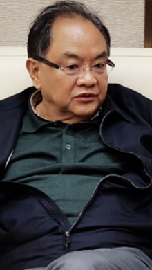 中央文史研究館館員、中國文聯原副主席、中國文藝評論家協會原主席、著名文藝評論家仲呈祥