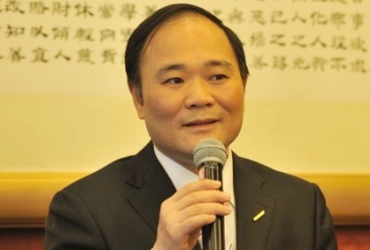 吉利集團:李書福