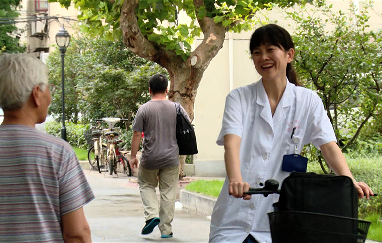 致敬偉大改革｜對話40年，講述身邊的健康故事（第十七集）——從赤腳醫(yī)生到鄉(xiāng)村醫(yī)生