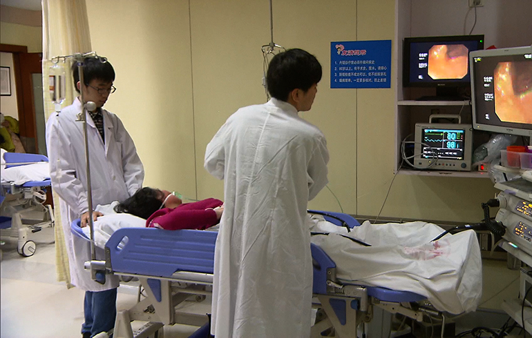 致敬偉大改革｜對話40年，講述身邊的健康故事（第九集）——提高質(zhì)量、創(chuàng)新技術(shù)，讓患者更安心