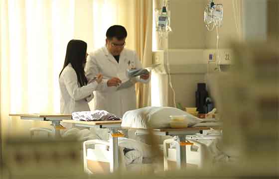 致敬偉大改革｜對話40年，講述身邊的健康故事（第五集）——小醫(yī)院不再門可羅雀，大醫(yī)院不再“戰(zhàn)時狀態(tài)”