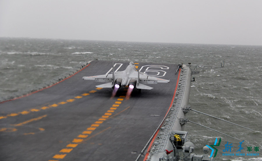 ↑資料圖片：艦載戰斗機起飛瞬間。