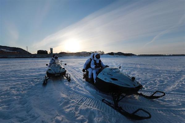 (軍事)(1)冷的邊關熱的血