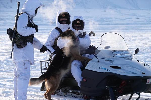 (軍事)(2)冷的邊關熱的血