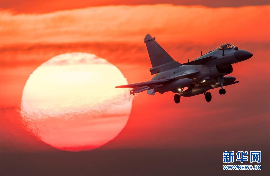 (人民空軍70年·圖文互動)(1)奮飛空天向打贏——人民空軍戰(zhàn)斗力建設(shè)成就述評