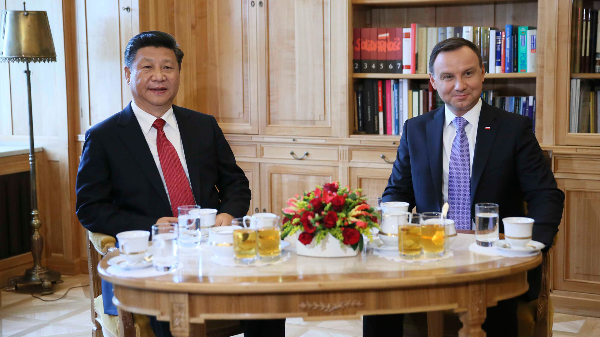 習近平同波蘭總統杜達舉行會談