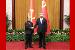 李希同老撾人革黨中央政治局委員、中央紀(jì)委書記、國(guó)家監(jiān)察總署署長(zhǎng)坎潘舉行會(huì)談