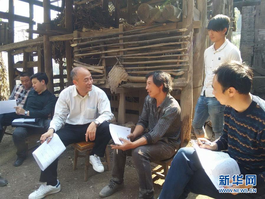 （新華全媒頭條·十九大特別報道·圖文互動）（12）再塑黨的形象的偉大工程——中國共產(chǎn)黨自身建設的五年探索之路