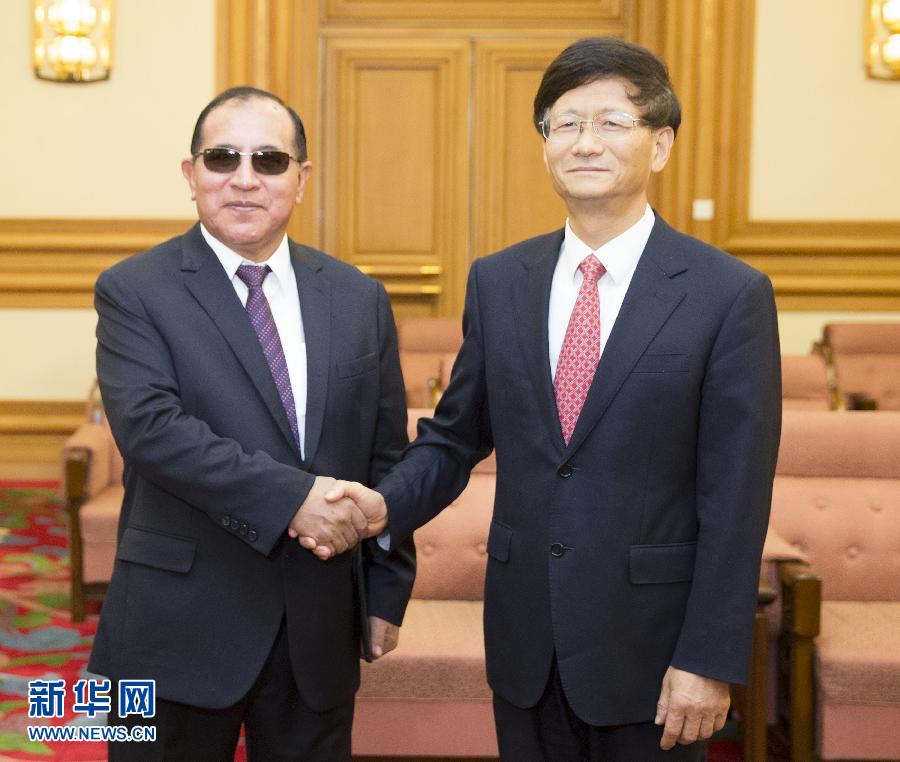 9月5日,中共中央政治局委員、中央政法委書記孟建柱在北京會(huì)見秘魯最高法院院長維克托·盧卡斯·蒂科納。 新華社記者 黃敬文 攝 9月5日,中共中央政治局委員、中央政法委書記孟建柱在北京會(huì)見秘魯最高法院院長維克托·盧卡斯·蒂科納。 新華社記者 黃敬文 攝