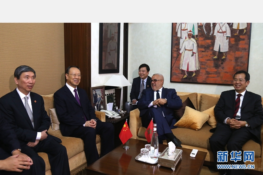 9月19日，在摩洛哥首都拉巴特，中共中央書(shū)記處書(shū)記、全國(guó)政協(xié)副主席杜青林（左二）會(huì)見(jiàn)摩洛哥政府首腦本·基蘭（右二）。應(yīng)摩洛哥參議院邀請(qǐng)，中共中央書(shū)記處書(shū)記、全國(guó)政協(xié)副主席杜青林于18日至20日率中共代表團(tuán)訪(fǎng)摩，分別會(huì)見(jiàn)政府首腦本·基蘭、參議長(zhǎng)本希馬、真實(shí)性與現(xiàn)代黨總書(shū)記奧馬里等。新華社記者劉鍇攝