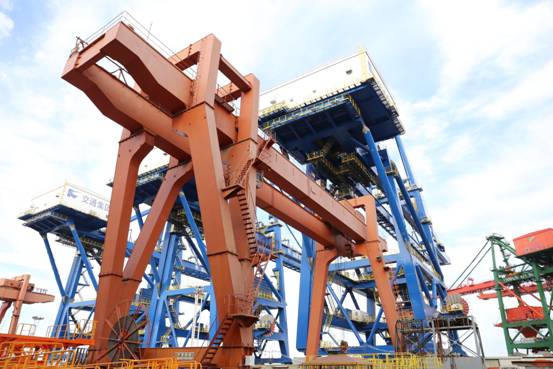 【大國(guó)工匠】工地的明燈:自學(xué)成才的裝配大師 341935289723014361.jpg