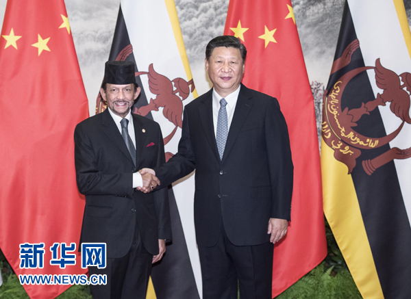 9月13日,國家主席習近平在北京人民大會堂同文萊蘇丹哈桑納爾舉行會談。 新華社記者 李濤 攝 9月13日,國家主席習近平在北京人民大會堂同文萊蘇丹哈桑納爾舉行會談。 新華社記者 李濤 攝