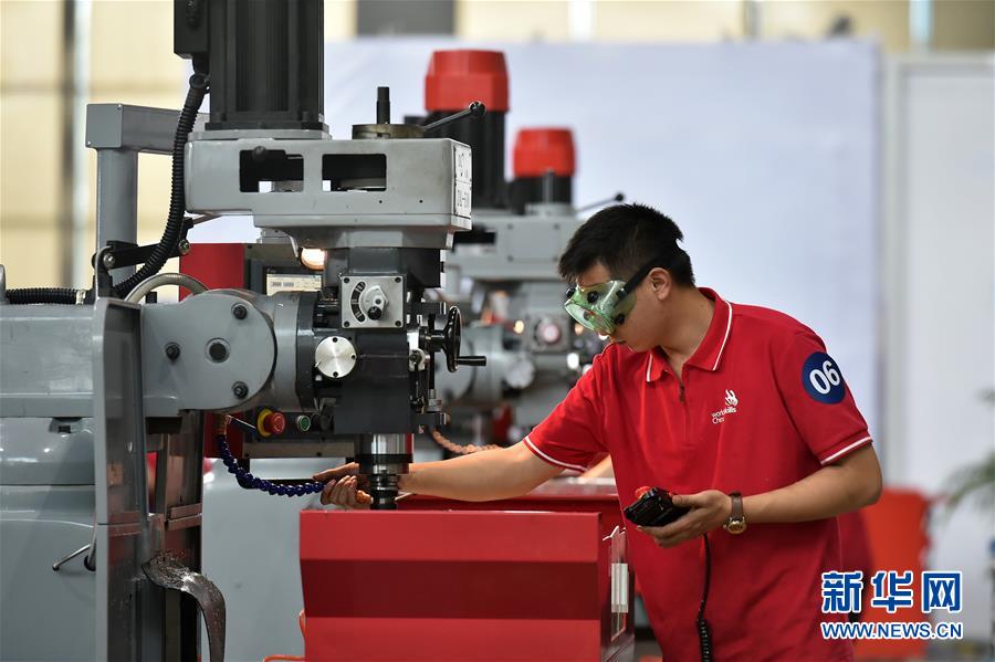 (新華全媒頭條·圖文互動(dòng))(4)上下合力,聚力破障,開(kāi)辟“大國(guó)工匠”建設(shè)新格局