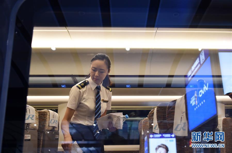 （新華全媒頭條·圖文互動(dòng)）（3）從這里始發(fā)！中國(guó)高鐵遞出“國(guó)家名片”