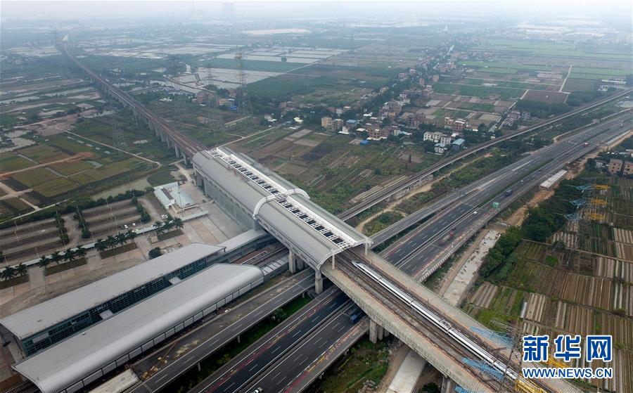(新華全媒頭條·圖文互動)(2)開創融合新格局 探索發展新路徑——推進粵港澳大灣區建設一年間