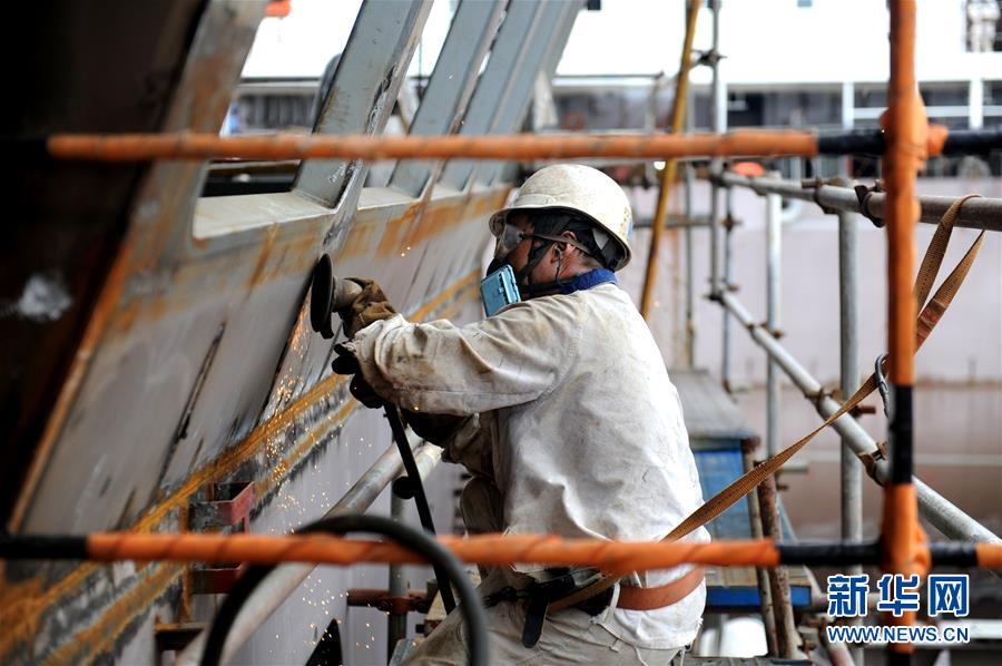 (圖文互動(dòng))(2)我國(guó)第一艘自主建造的極地科考破冰船“雪龍2”號(hào)雄姿初現(xiàn)