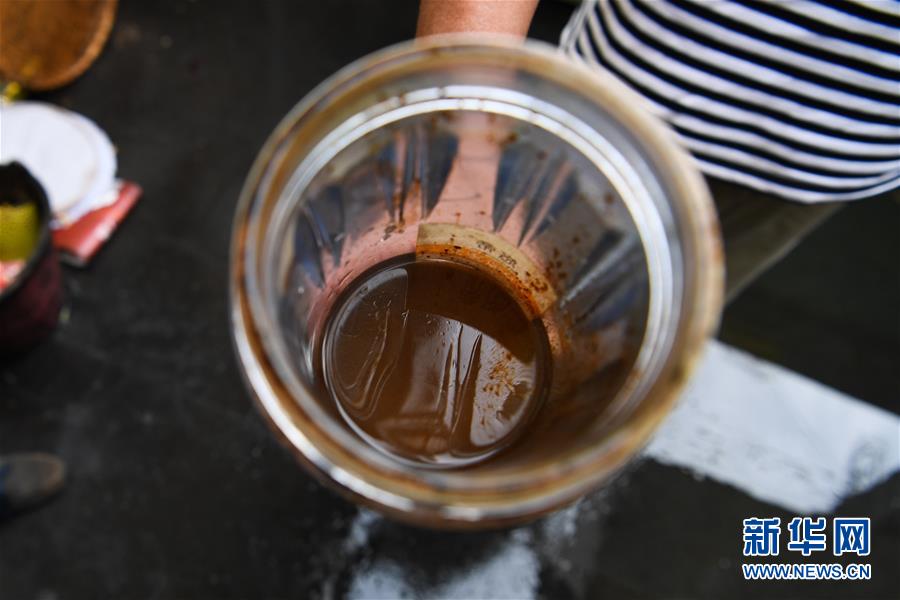 （新華視點·圖文互動）（3）小作坊“游擊”盜采、查處窩點“死灰復(fù)燃”，海南非法采砂緣何難止？