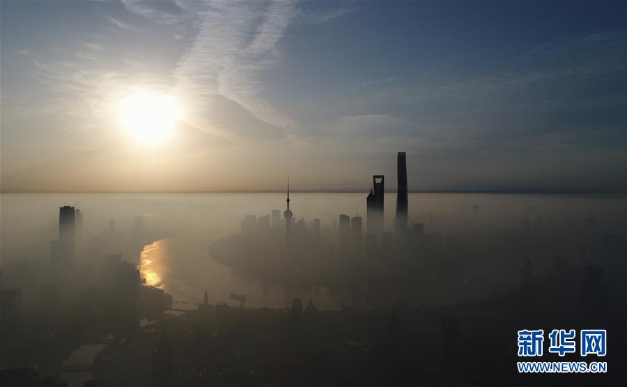 （新華全媒頭條·壯闊東方潮 奮進(jìn)新時代——慶祝改革開放40年·圖文互動）（1）從改革開放窗口到攻堅(jiān)破冰試驗(yàn)田——從浦東開發(fā)開放看中國改革開放40年