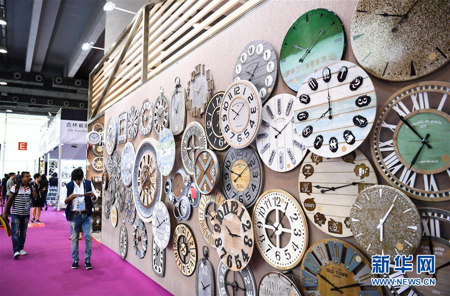 (新華全媒頭條·圖文互動(dòng))(9)從廣交會(huì)到進(jìn)博會(huì)——中國(guó)對(duì)外開(kāi)放再譜新樂(lè)章