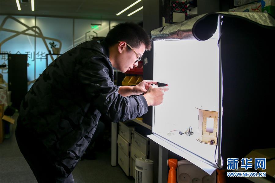 （在習(xí)近平新時(shí)代中國(guó)特色社會(huì)主義思想指引下·慶祝改革開(kāi)放40周年·開(kāi)放發(fā)展）（新華全媒頭條·圖文互動(dòng)）（3）開(kāi)放中國(guó)：大門越開(kāi)越大 道路越走越寬