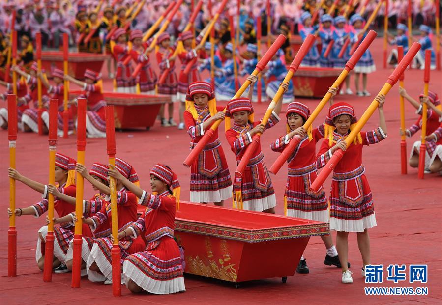 (輝煌60年·壯美新廣西·圖文互動)(7)和睦相處一家親 攜手并進謀發展——廣西民族團結發展觀察