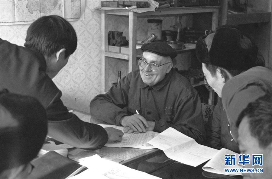 (圖文互動)(2)為發(fā)展和進(jìn)步,與中國攜手同行——中國改革友誼獎(jiǎng)?wù)芦@得者群像