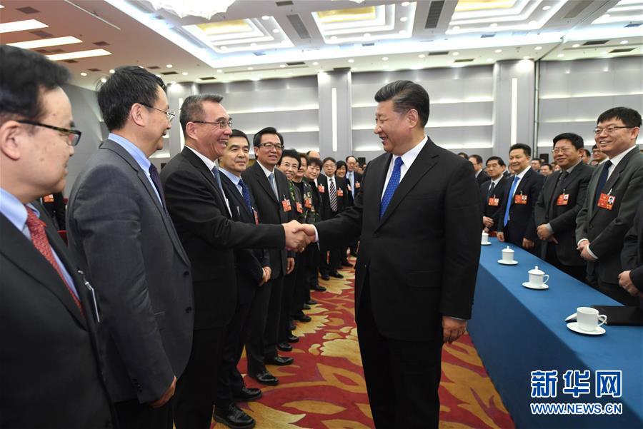 (兩會(huì))(1)習(xí)近平看望參加政協(xié)會(huì)議的民盟致公黨無黨派人士?jī)S聯(lián)界委員