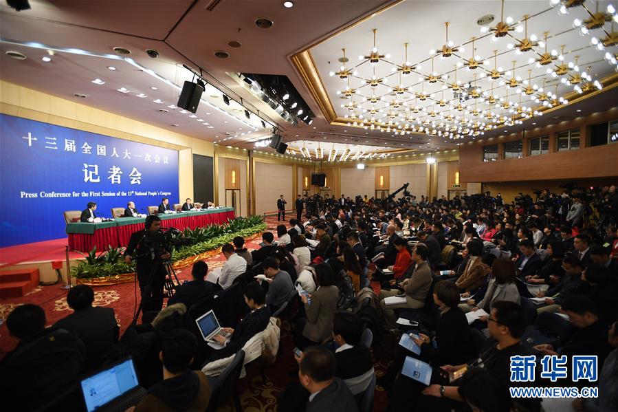 （兩會(huì)）（4）國(guó)家發(fā)改委主任何立峰等就“創(chuàng)新和完善宏觀調(diào)控，推動(dòng)高質(zhì)量發(fā)展”答記者問