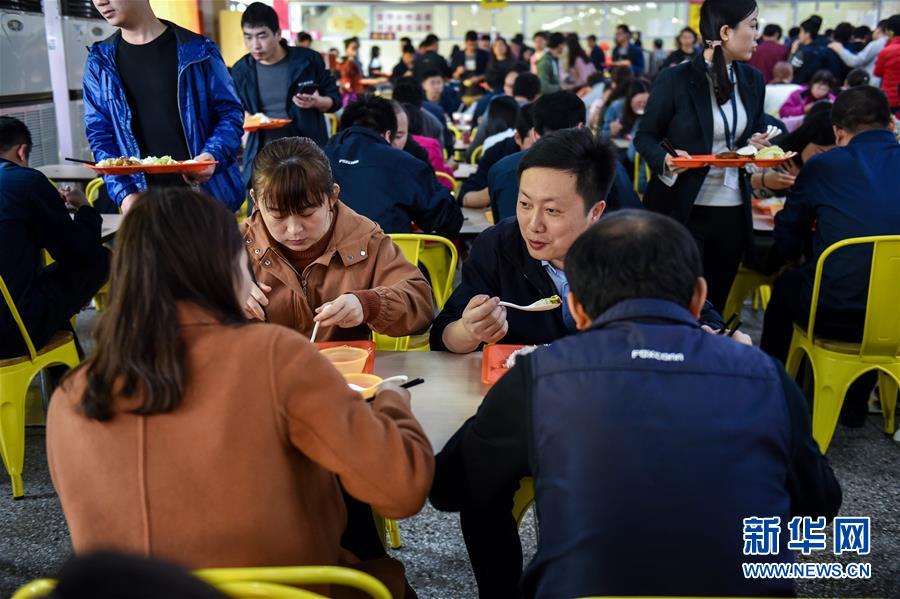 (兩會·基層代表履職故事)(7)全國人大代表楊飛飛:讓農民工有更好的職業上升通道