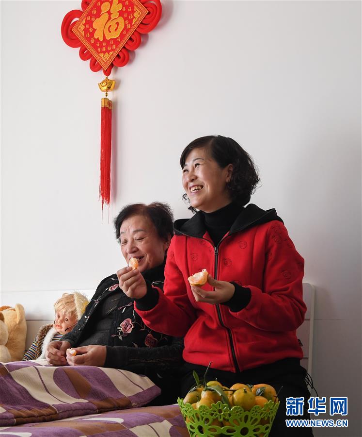 (新華全媒頭條·圖文互動)(3)“英雄之妻”,為愛堅守19年