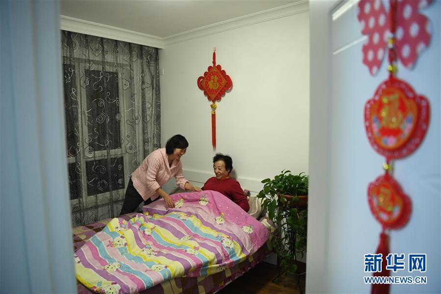 (新華全媒頭條·圖文互動)(4)“英雄之妻”,為愛堅守19年