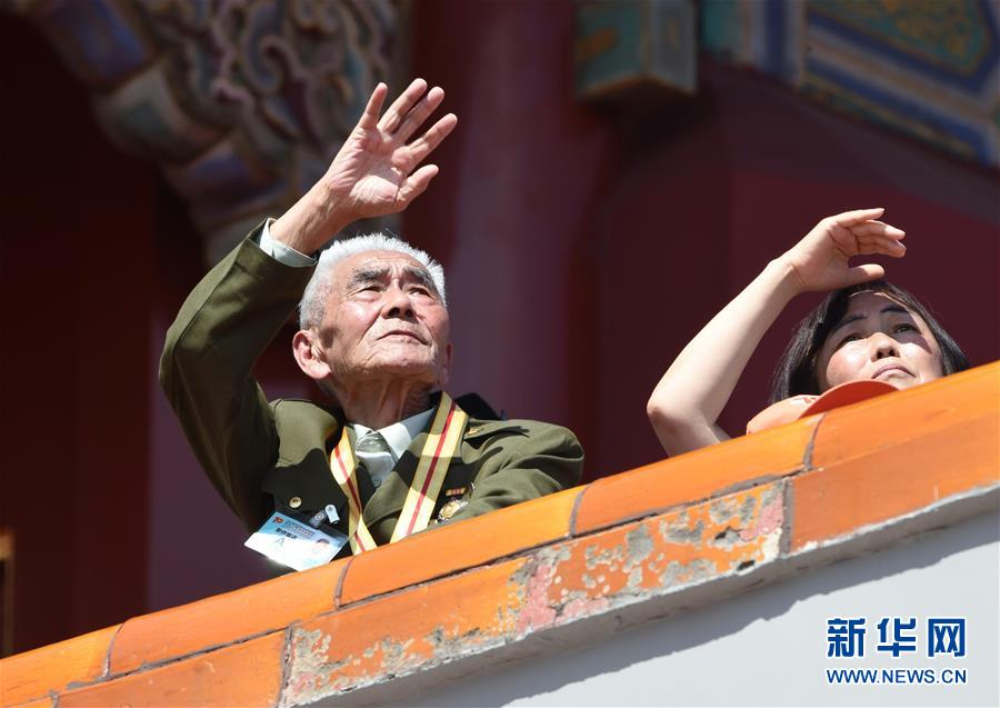 (新華全媒頭條·強(qiáng)軍思想引領(lǐng)新征程·圖文互動(dòng))(3)那一刻,我們光榮接受檢閱