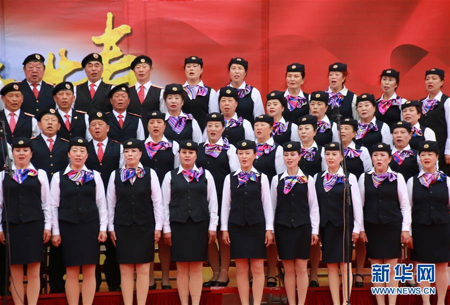 （在習(xí)近平新時(shí)代中國(guó)特色社會(huì)主義思想指引下——新時(shí)代新作為新篇章·圖文互動(dòng)）（3）歡樂(lè)的“精氣神兒”從哪來(lái)？——“東北小延安”用“文化密鑰”解鎖基層治理