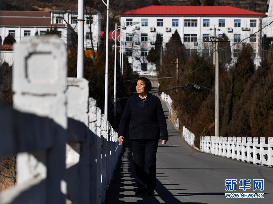 (新華全媒頭條·迎接兩會特別報道·圖文互動)(1)奮進,向著第一個百年奮斗目標(biāo)——寫在2019年全國兩會召開之際