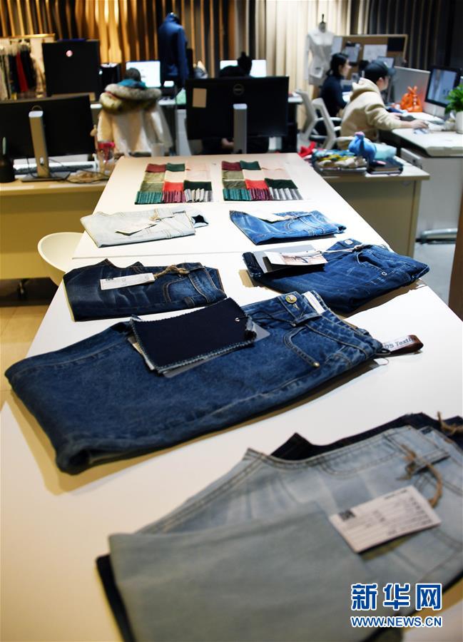 (新華全媒頭條·圖文互動)(3)從“來樣加工”到為全球“量體裁衣”——透過“迪尚之路”看新舊動能轉換