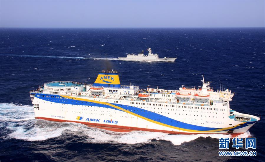 （人民海軍70年·新華全媒頭條·圖文互動）（12）向著深藍出發——獻給人民海軍成立70周年