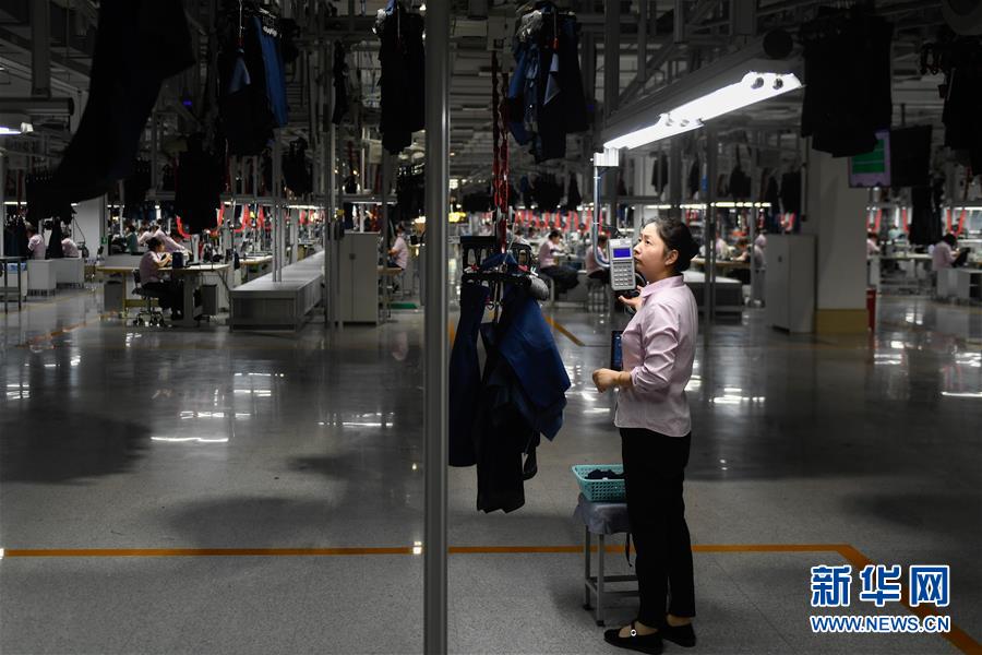 (壯麗70年·奮斗新時代·圖文互動)(1)“用心的作品是有靈魂的”——從“紅幫裁縫”到服裝名城