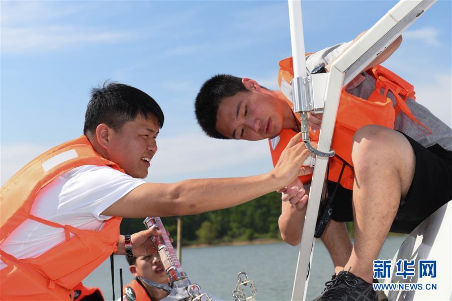 (新華全媒頭條·圖文互動)(16)青春萬歲 強(qiáng)國有我