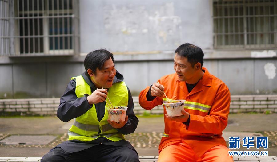 (新華全媒頭條·圖文互動)(27)青春萬歲 強(qiáng)國有我