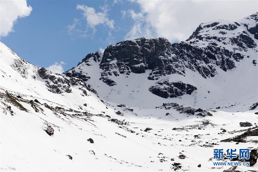 (壯麗70年·奮斗新時代·圖文互動)(2)書寫在云端上的忠誠——卓拉哨所官兵衛(wèi)國戍邊記事
