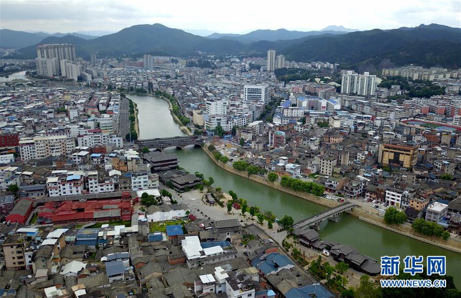 (新華全媒頭條·不忘初心、牢記使命——記者再走長(zhǎng)征路·圖文互動(dòng))(3)風(fēng)展紅旗如畫——來自長(zhǎng)征出發(fā)地長(zhǎng)汀、寧化的紅色信仰報(bào)告