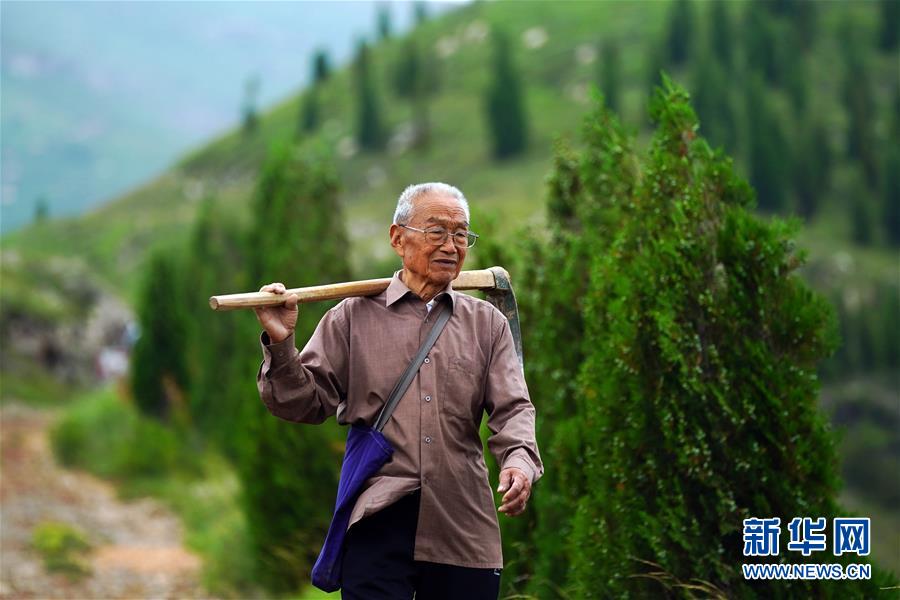 （在習(xí)近平新時代中國特色社會主義思想指引下——新時代新作為新篇章·圖文互動）（8）中條山下綠意濃——一個“資源窮縣”的生態(tài)發(fā)展之路