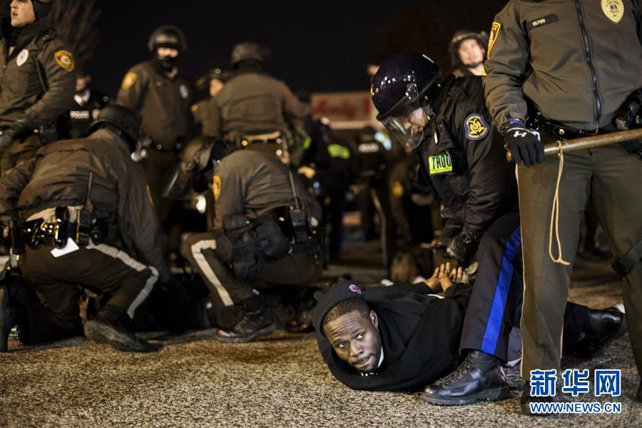 (國(guó)際·圖文互動(dòng))(1)中國(guó)人權(quán)研究會(huì)發(fā)表文章揭批“美式人權(quán)”虛偽本質(zhì)