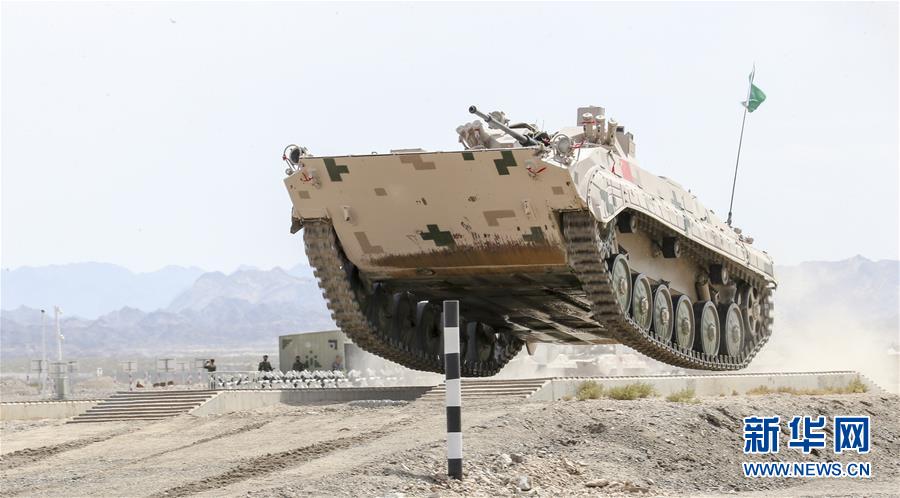 (圖文互動)(1)“國際軍事比賽-2019”:中國參賽隊(duì)刷新“蘇沃洛夫突擊”步戰(zhàn)車組單車賽紀(jì)錄