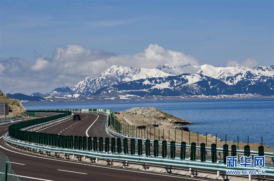 （壯麗70年·奮斗新時代——共和國發展成就巡禮·圖文互動）（3）旭日映天山　邊疆展新顏——新中國成立70年新疆改革發展巡禮