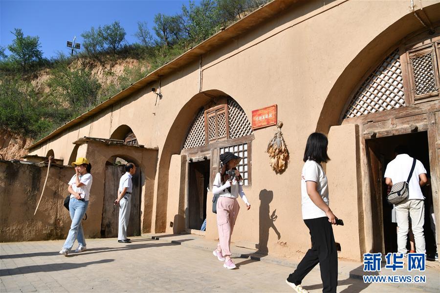 （新華全媒頭條·壯麗70年·奮斗新時代——記者再走長征路·圖文互動）（9）紅星，從這里照耀中國——陜北見證中國革命的歷史轉折